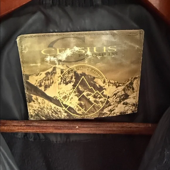 Women's Black Quilted Puffer Jacket - Picture 2 of 4